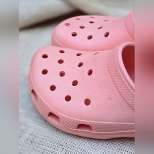 Classic Pink Clog Crocs size men 7  Women 9